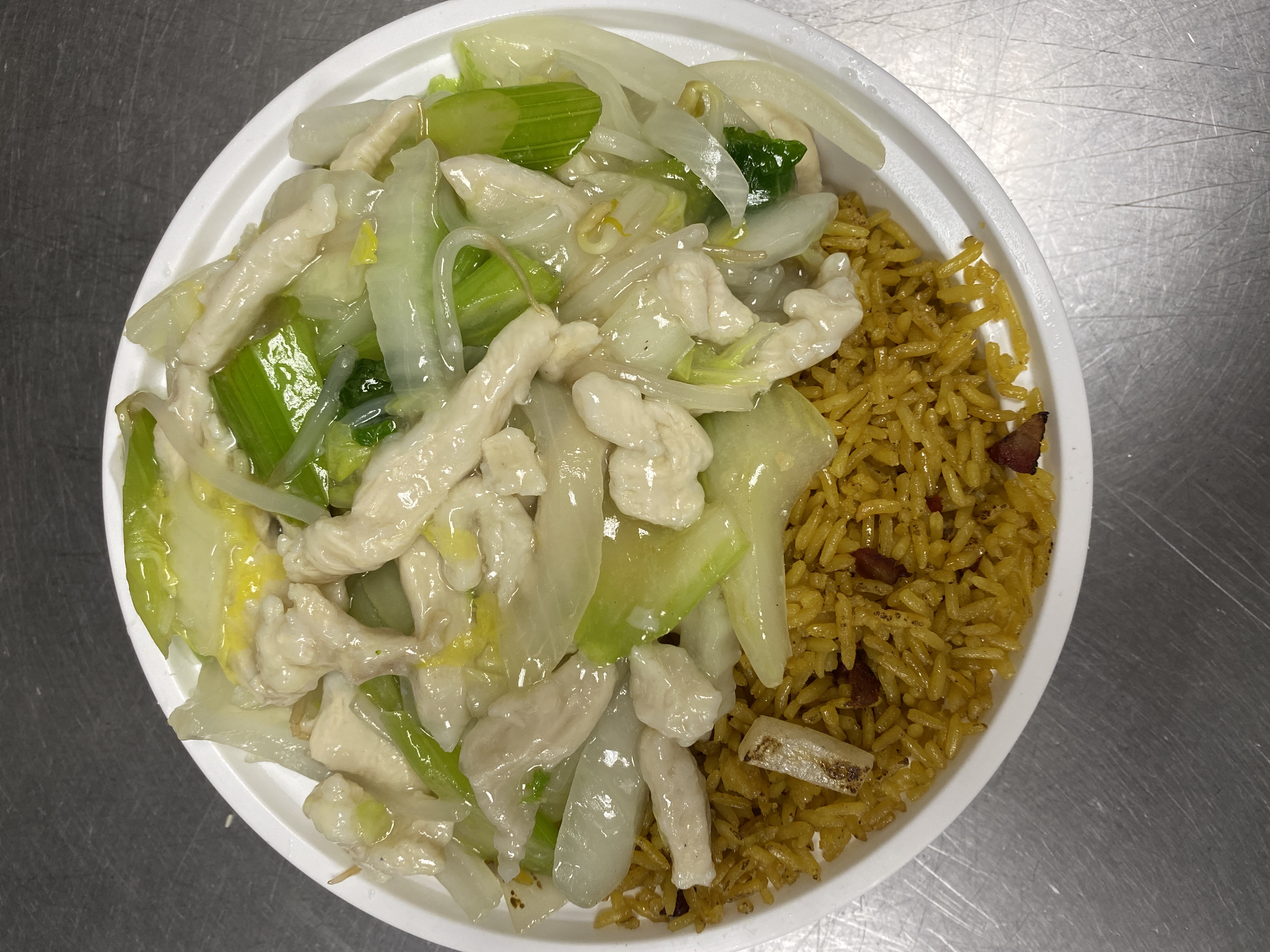 Order L4. Chow Mein Lunch Special food online from Fortune East store, Garden City Park on bringmethat.com