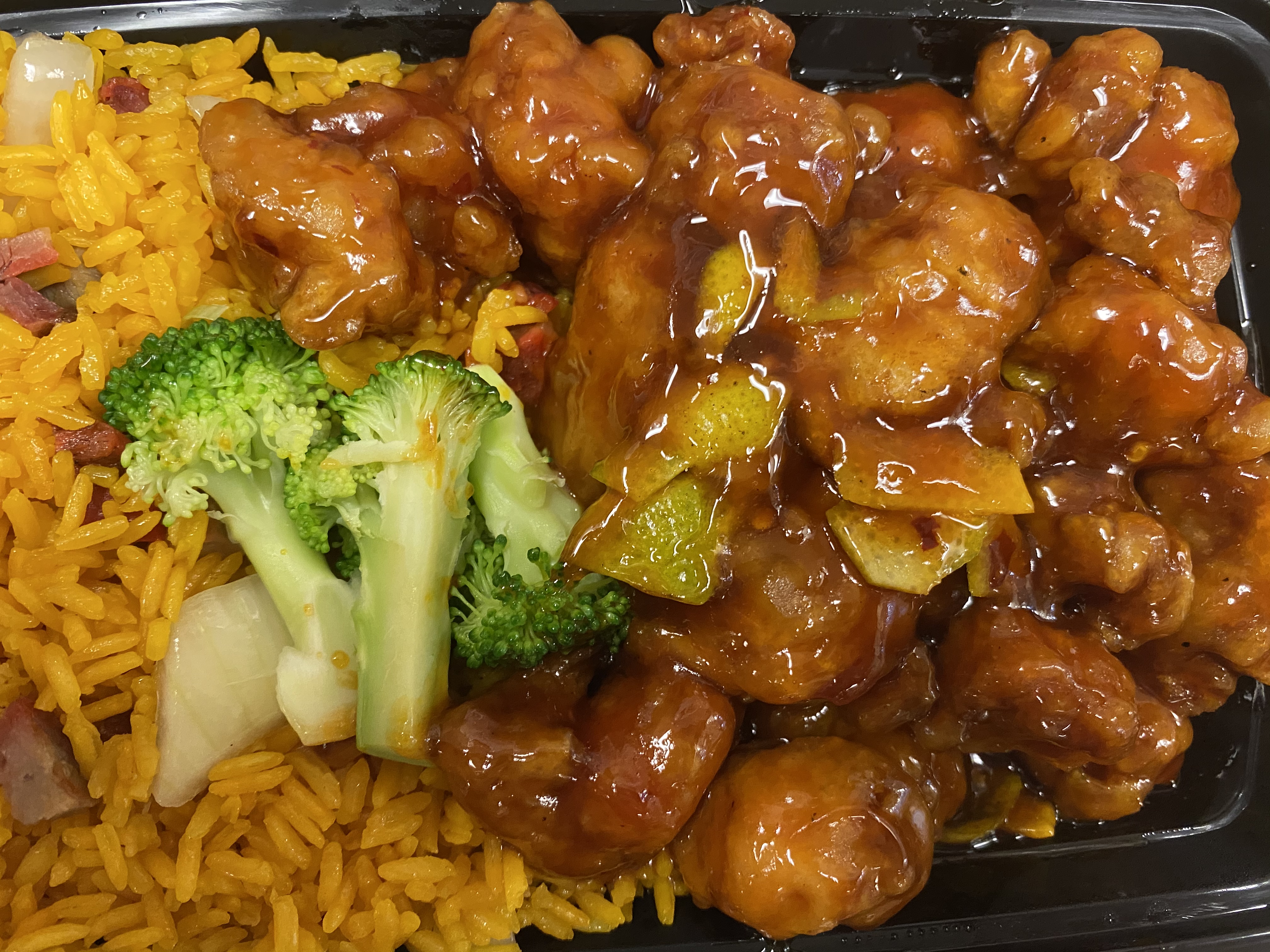 Order C19. Orange Chicken Combo Plate food online from Lucky Star - Market St. store, Wilmington on bringmethat.com