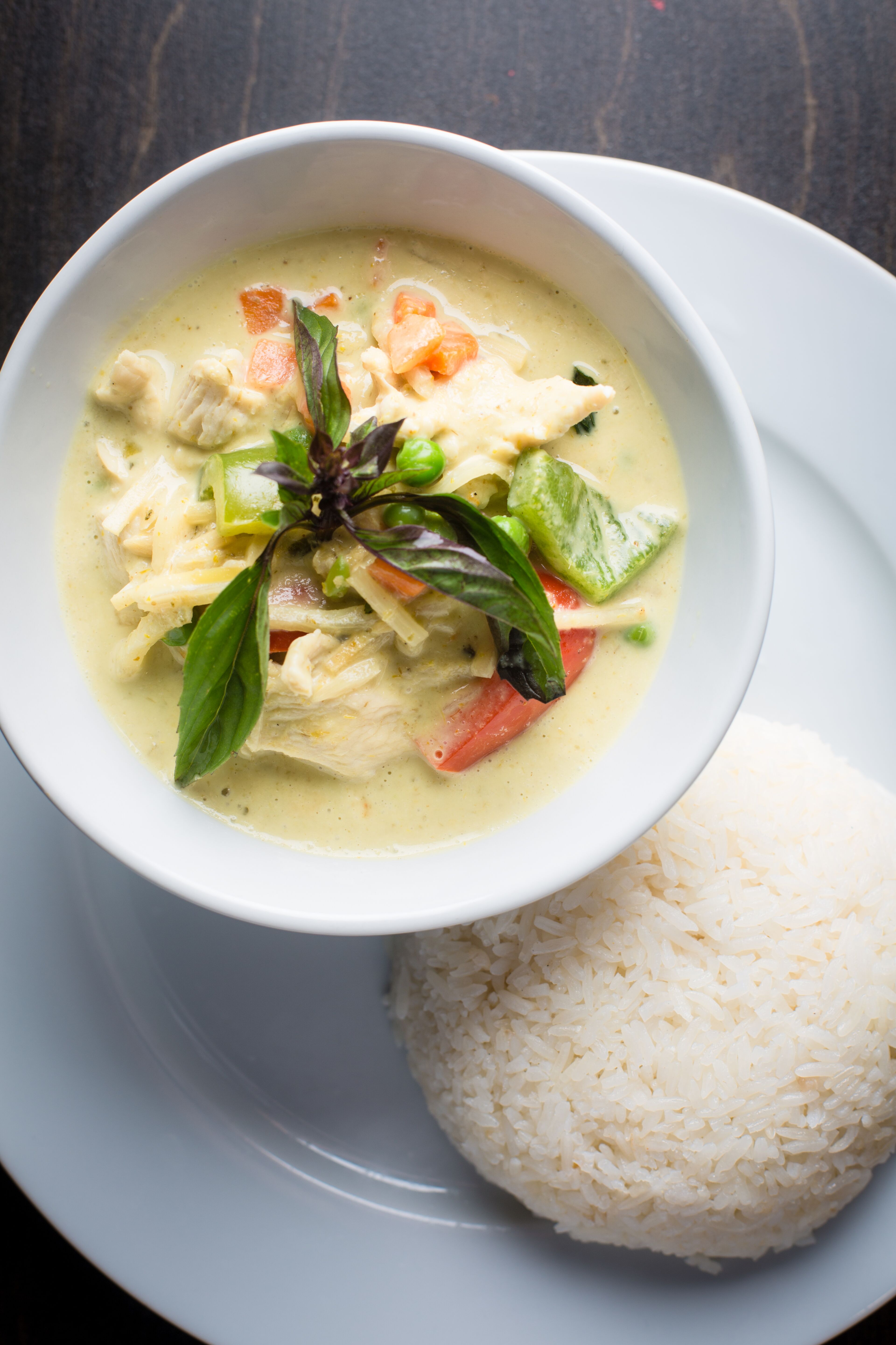 Order Green Curry food online from Mama Made Thai store, San Diego on bringmethat.com