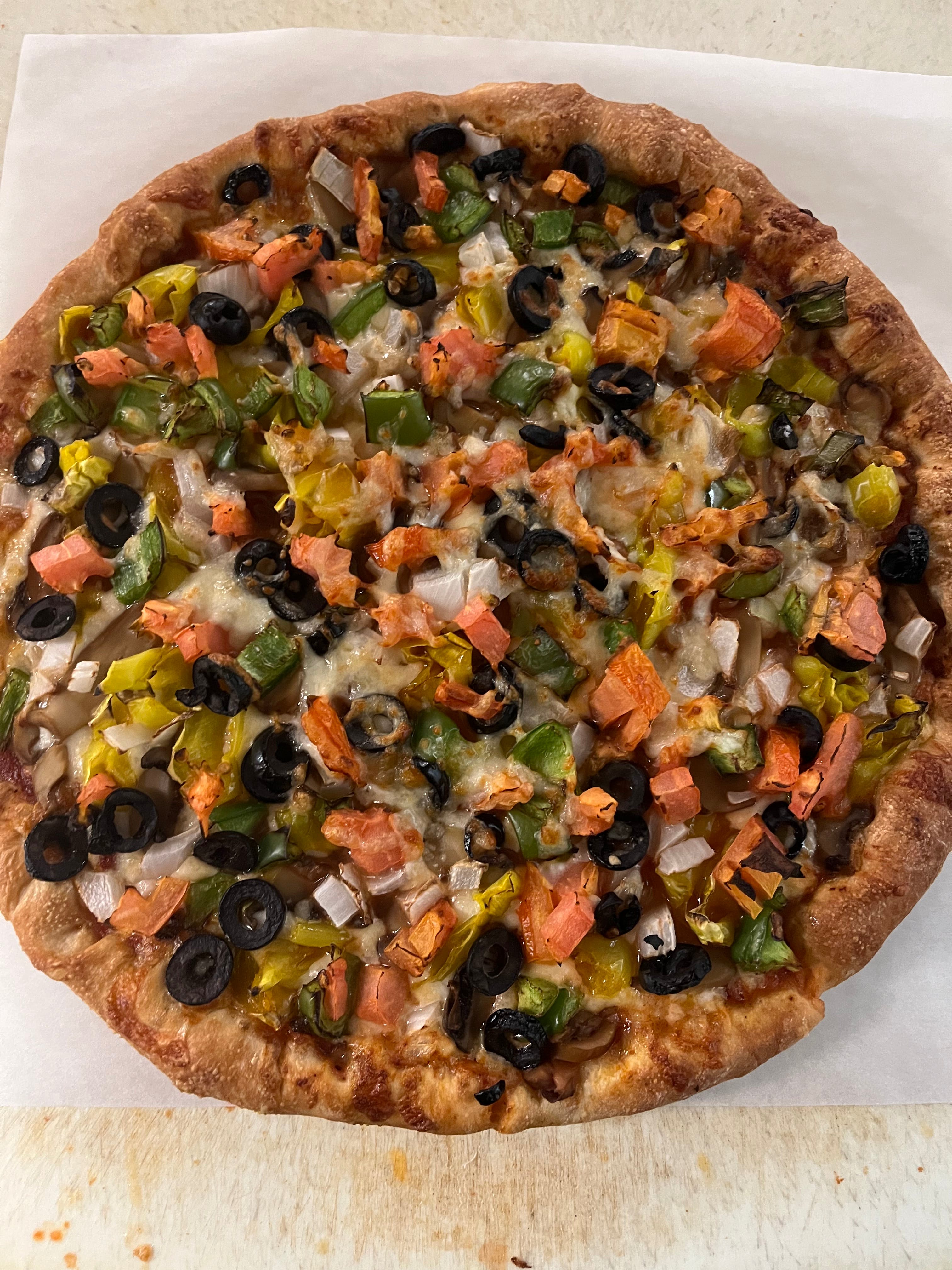 Order Veggie Lovers Pizza - Small 9" (6 Slices) food online from East Coast Pizza store, Garfield Heights on bringmethat.com