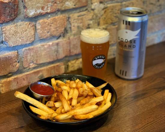 Order Bowl of Fries food online from Goose Island Brewhouse store, Chicago on bringmethat.com