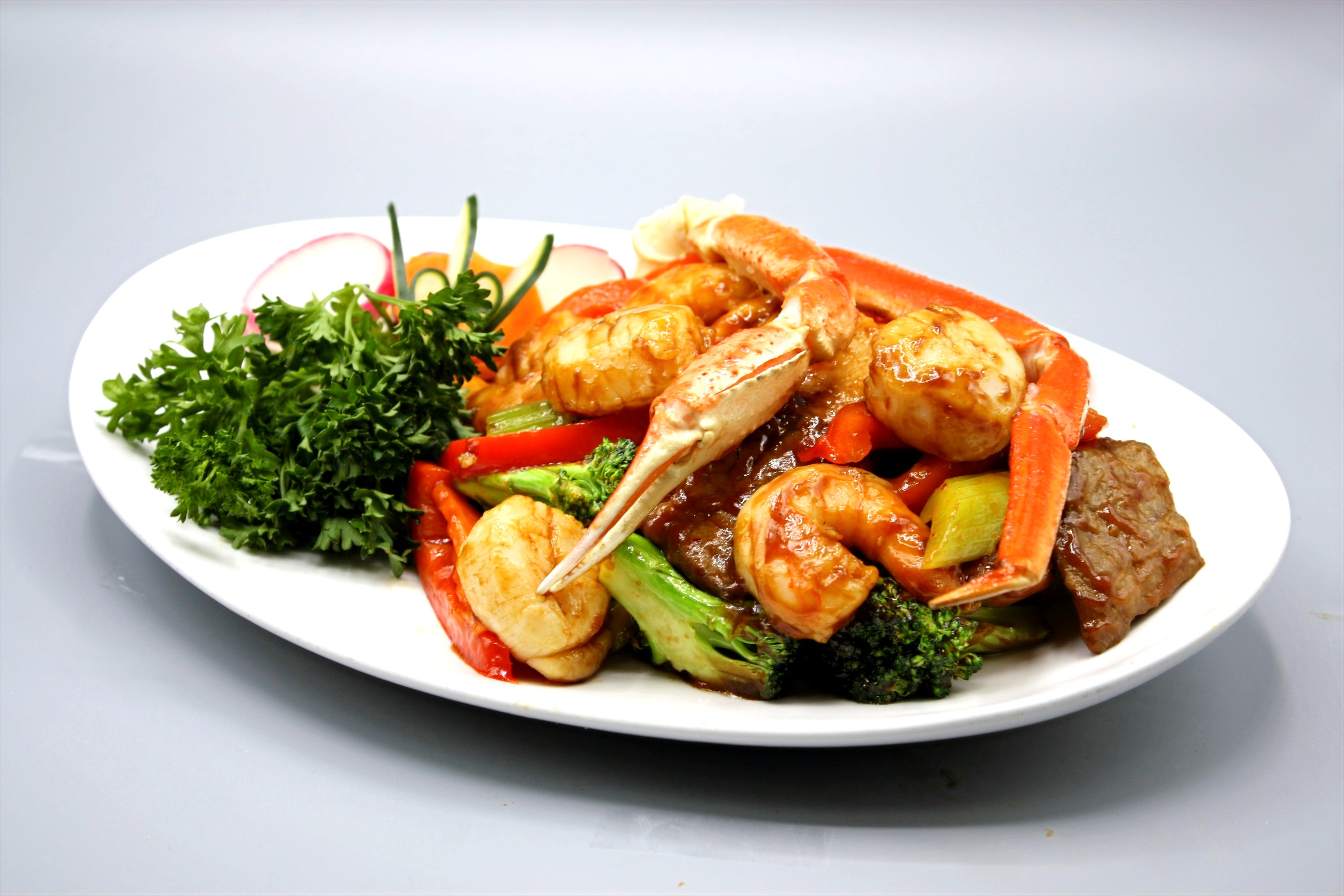Order Thai Basil Seafood food online from Chau's cafe store, Ashburn on bringmethat.com