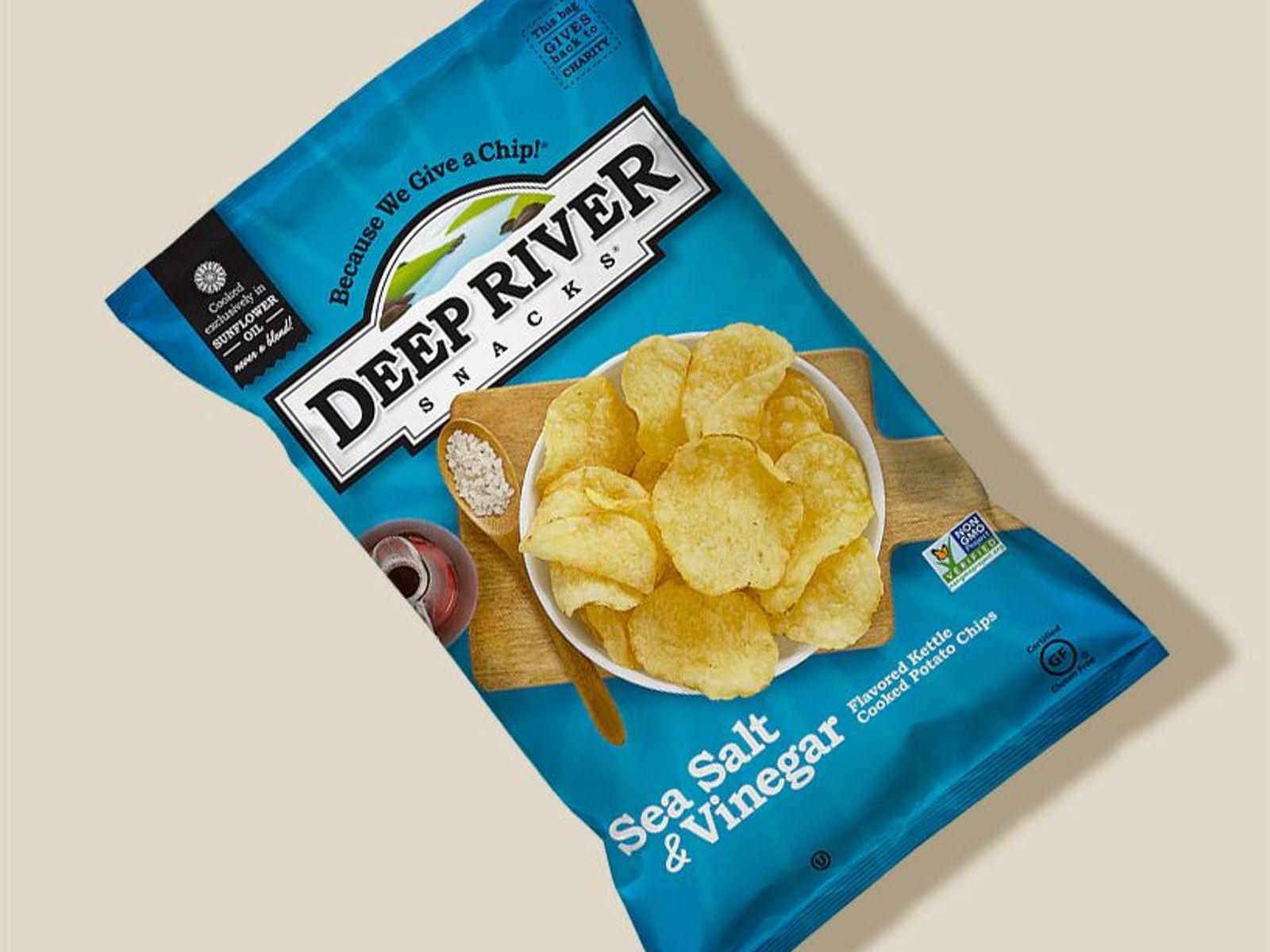 Order Sea Salt & Vinegar Kettle Chips food online from Pret A Manger store, New York on bringmethat.com