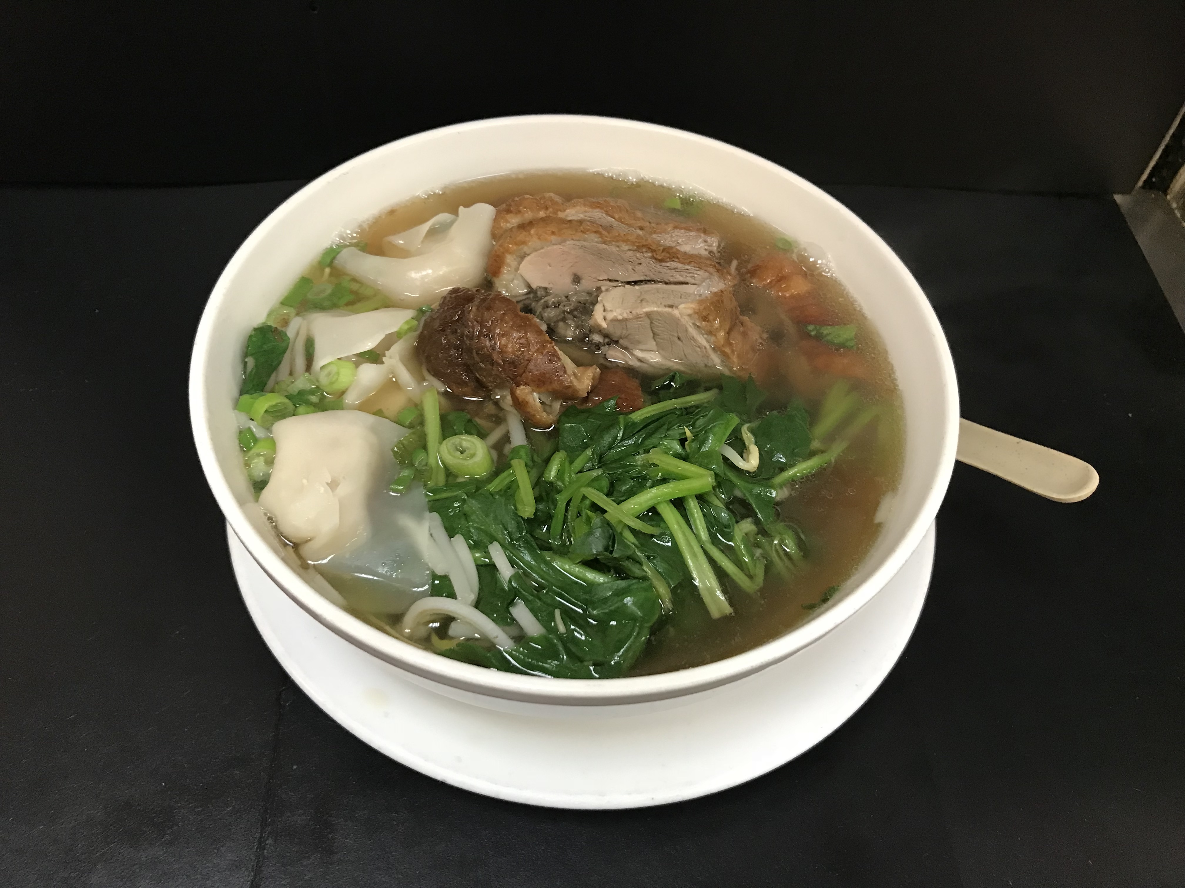 Order 053. Roast Duck and Wonton Noodle Soup food online from Ollie's To Go store, New York on bringmethat.com