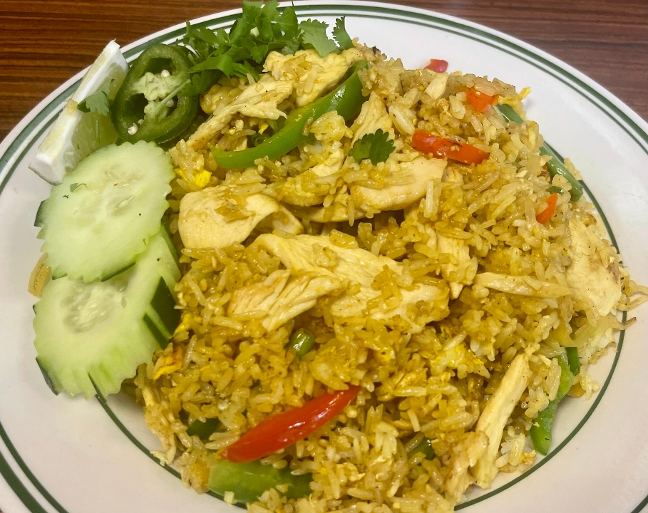 Order Yellow Fried Rice food online from Saucy's Thai & Pho store, Plano on bringmethat.com