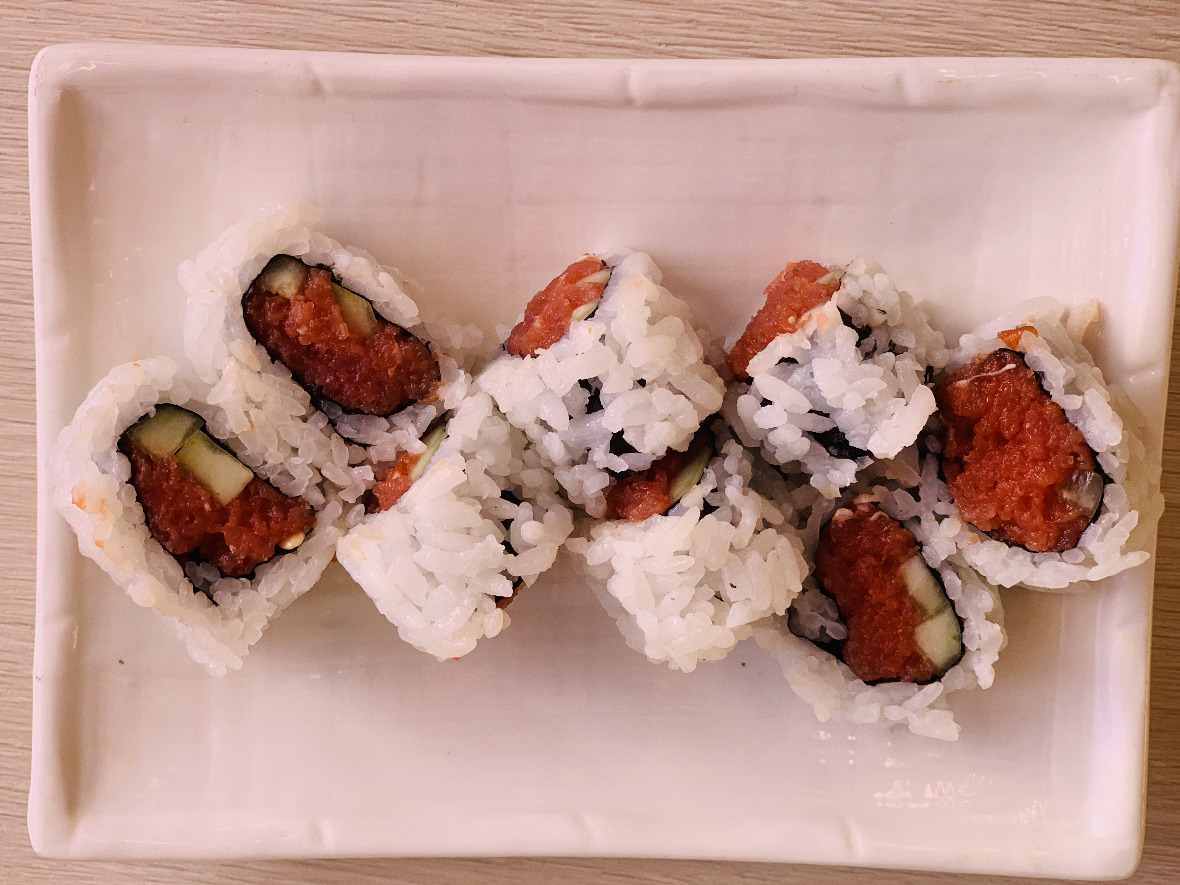 Order Spicy Tuna Roll food online from Sakana Japanese Sushi & Grill store, La Canada Flintridge on bringmethat.com