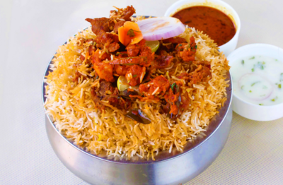 Order Veg 555 Pulav food online from Peacock Indian Cuisine store, Plano on bringmethat.com