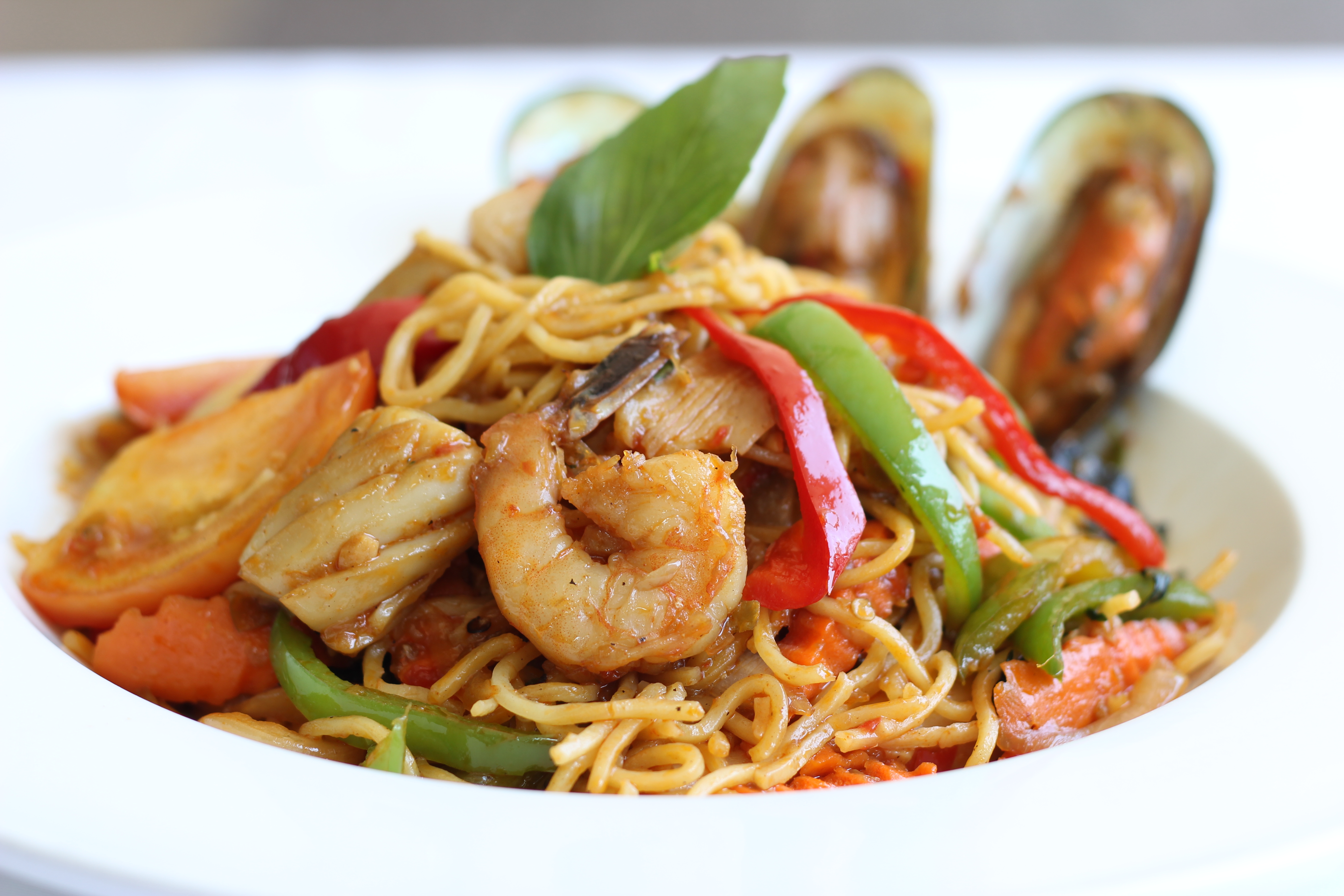Order 30. Seafood Aroma's Noodles food online from Aroma Thai store, Santa Clarita on bringmethat.com