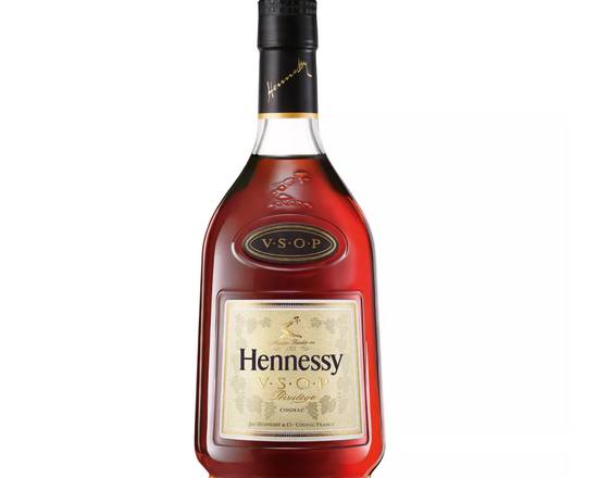 Order Hennessy VSOP Privilege, 750mL cognac (40.0% ABV) food online from Windy City Liquor Market store, El Cajon on bringmethat.com