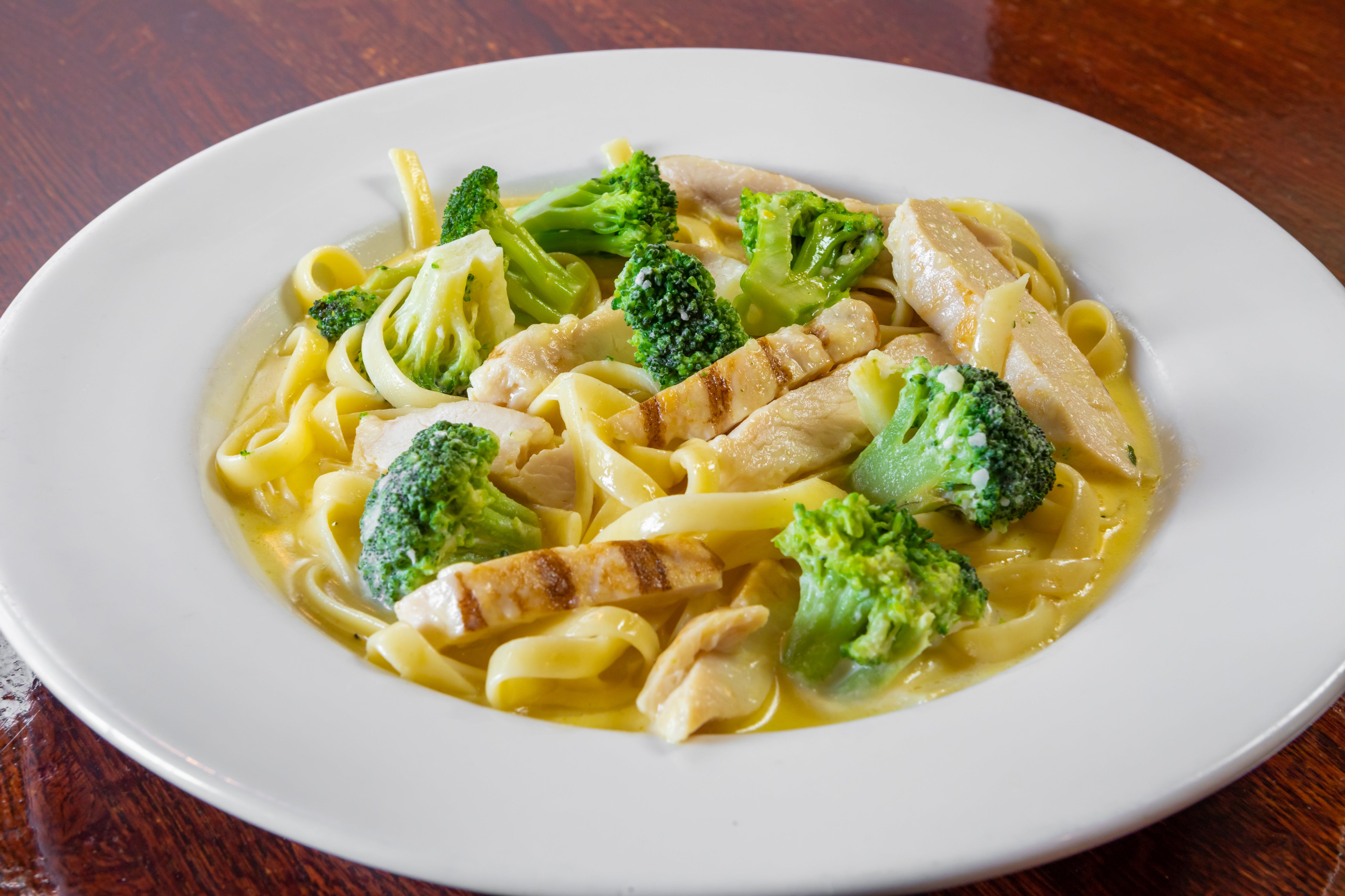 Order Chicken & Broccoli Alfredo - Pasta food online from Capri Restaurant store, Natrona Heights on bringmethat.com