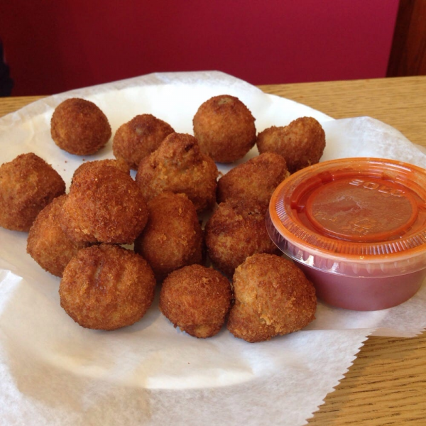 Order Fried Mushrooms food online from Revere house of pizza store, Revere on bringmethat.com
