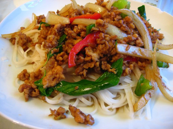 Order 73. Guay-Tiaw Gal Gra-Praow food online from Tawan's Thai Food store, San Francisco on bringmethat.com