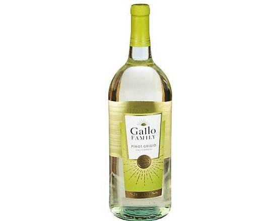Order Gallo Family Vineyards, Pinot Grigio California (NV) · 1.5 L food online from House Of Wine store, New Rochelle on bringmethat.com