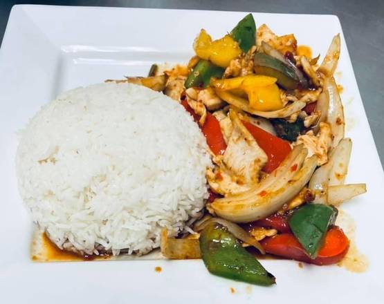 Order Red Curry Stir Fry food online from Thong's Authentic Thai Restaurant store, Green Bay on bringmethat.com