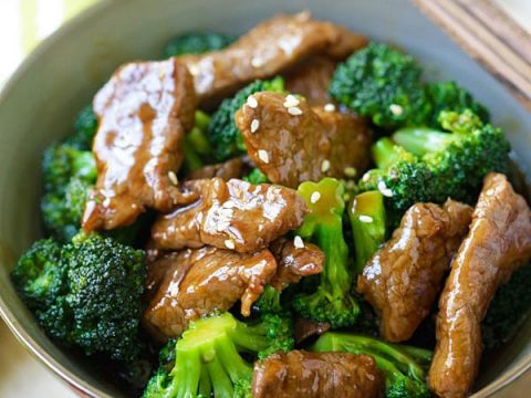 Order 151. Beef with Broccoli food online from June Heng store, Streamwood on bringmethat.com