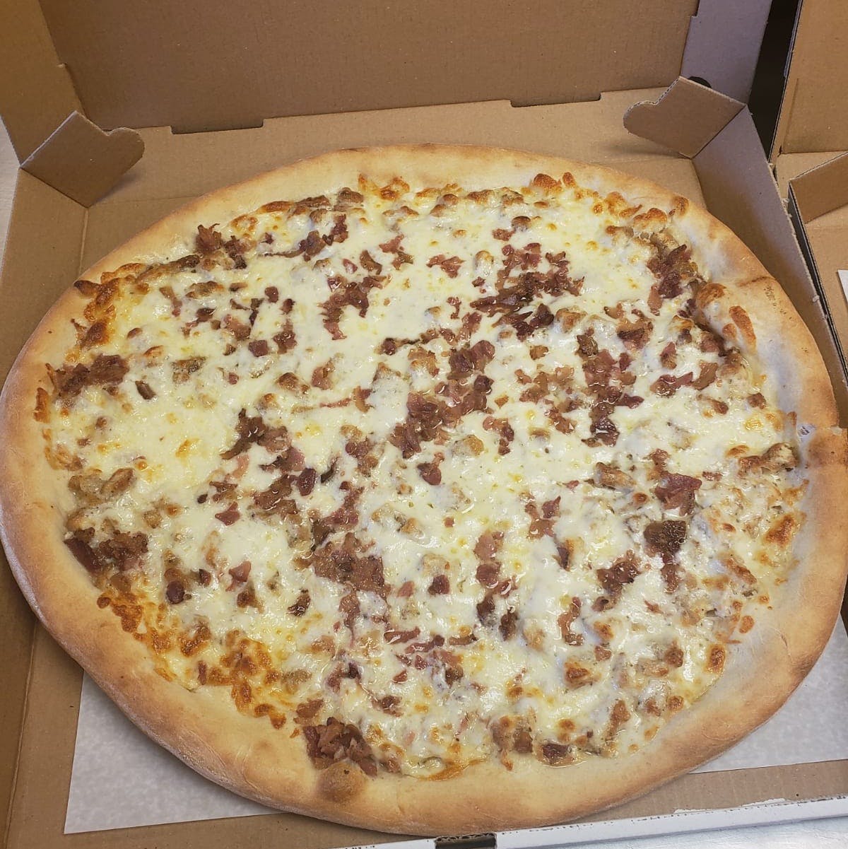 Order Chicken Bacon Ranch Pizza - Medium food online from Drake Pizza store, Allentown on bringmethat.com