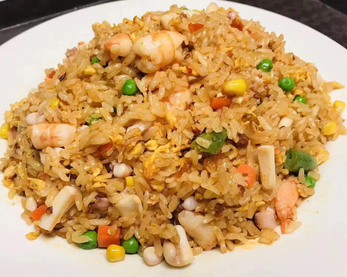 Order I1. Seafood XO Sauce Fried Rice Special food online from Kung Fu Noodle store, Tucson on bringmethat.com