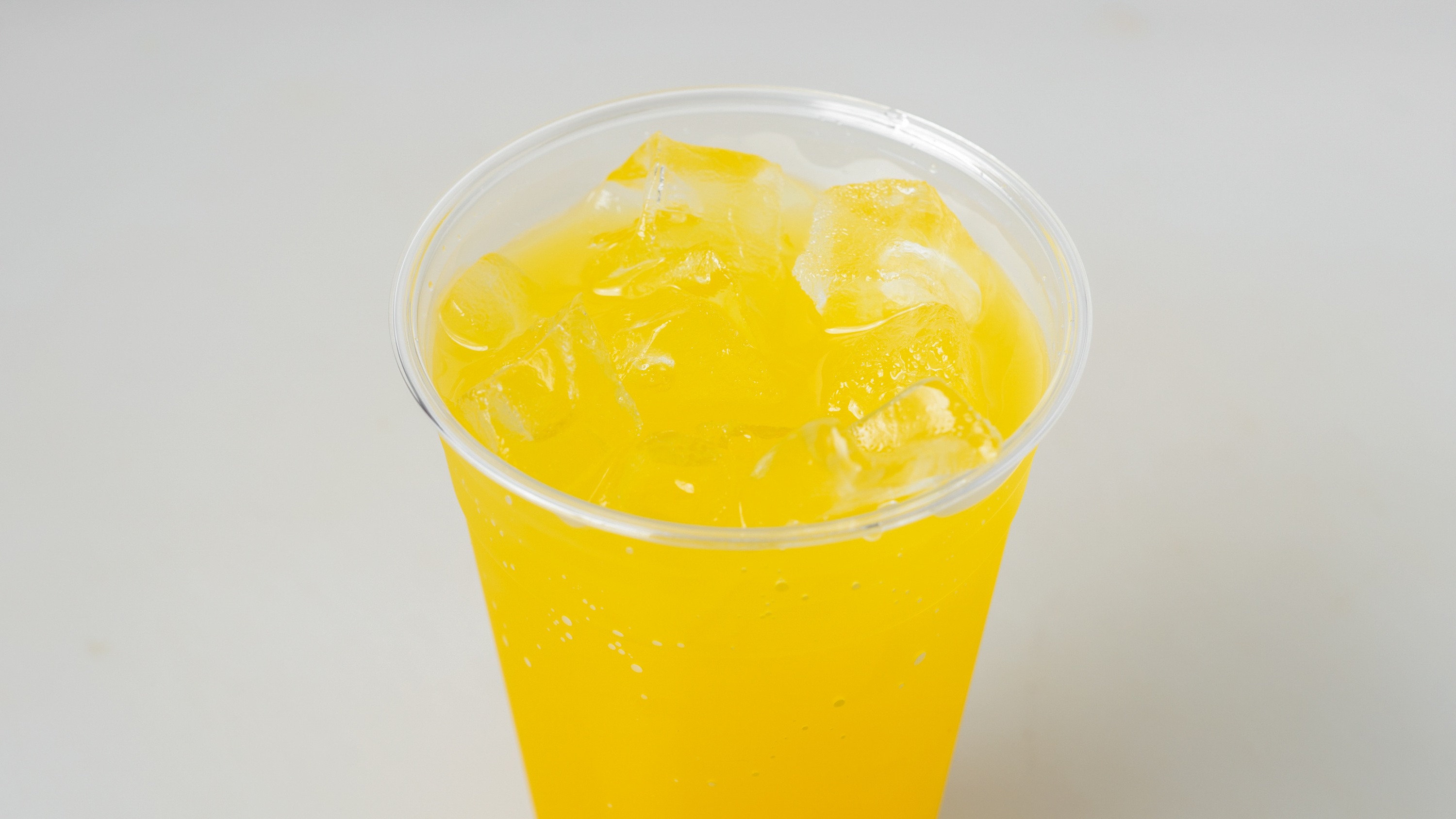 Order Fresh Pineapple Juice food online from Tacos Panchito store, Corona on bringmethat.com