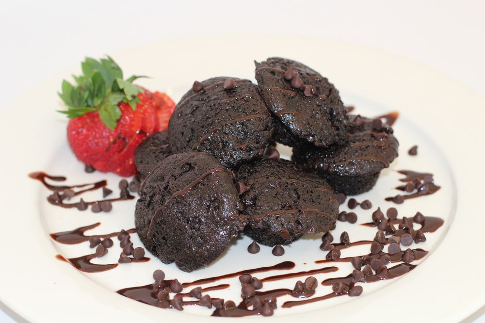 Order CHOCOLATE PUDDING & STRAWBERRIES food online from Utopia Food & Fitness store, Southlake on bringmethat.com