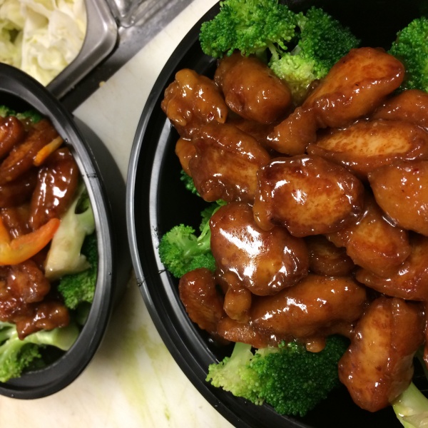Order Orange Chicken food online from Thai Tea Asian Fusion Cafe  store, Irving on bringmethat.com