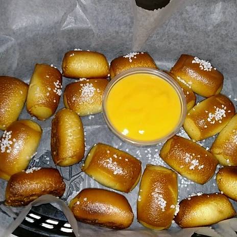 Order Pretzel Bites with Cheese  food online from JD Muggs (Formerly Chicken Manor) store, Addison on bringmethat.com
