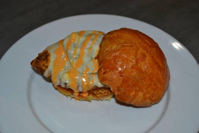 Order Buffalo Chicken Sandwich food online from Tommy's Original Pizza store, West Chester on bringmethat.com