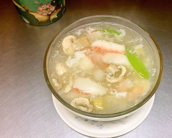 Order Seafood Soup 海鲜汤 food online from China Dragon store, Anoka on bringmethat.com