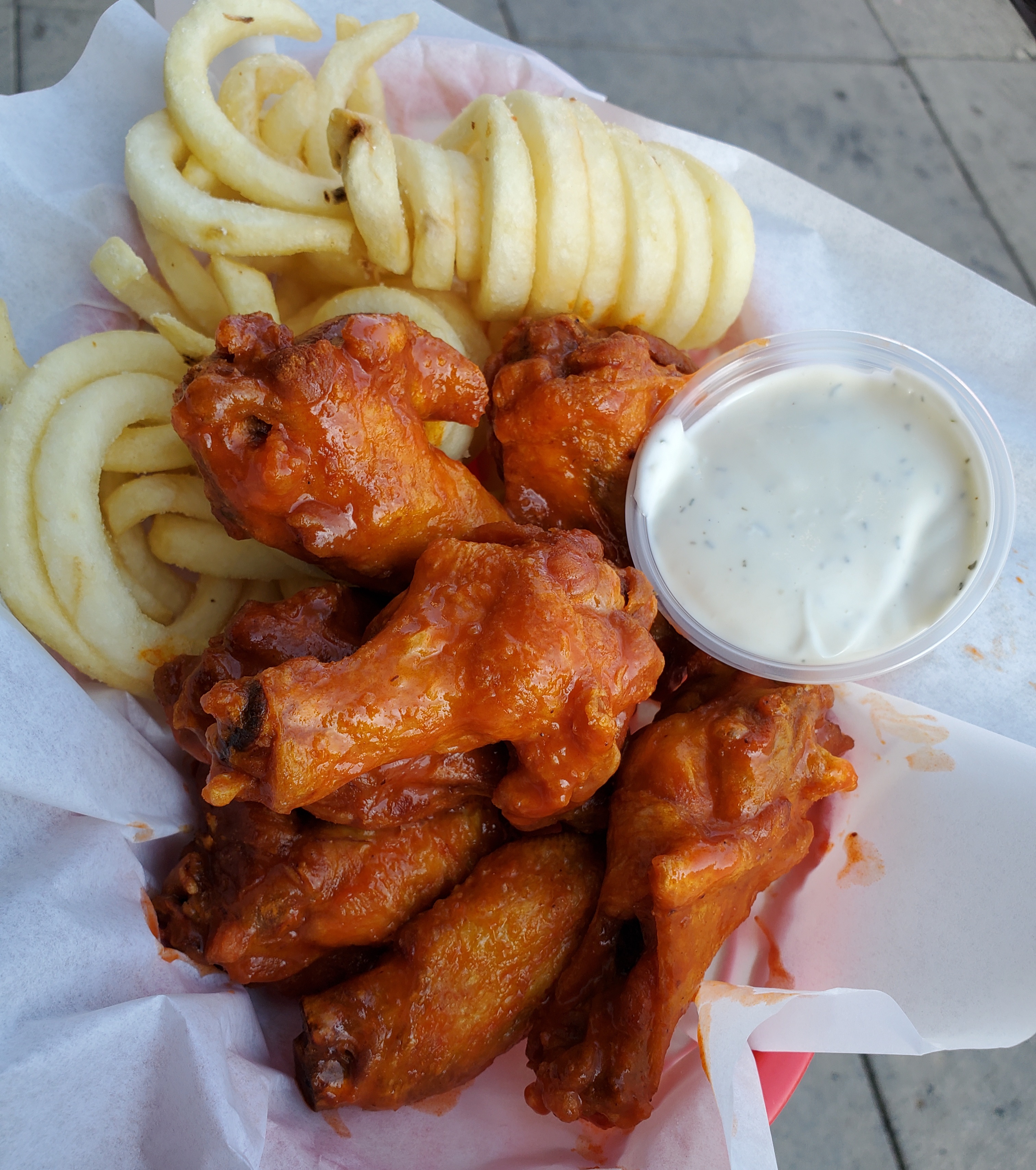 Order 8 Pieces Chicken Wings food online from Hot Wings Cafe store, Pasadena on bringmethat.com