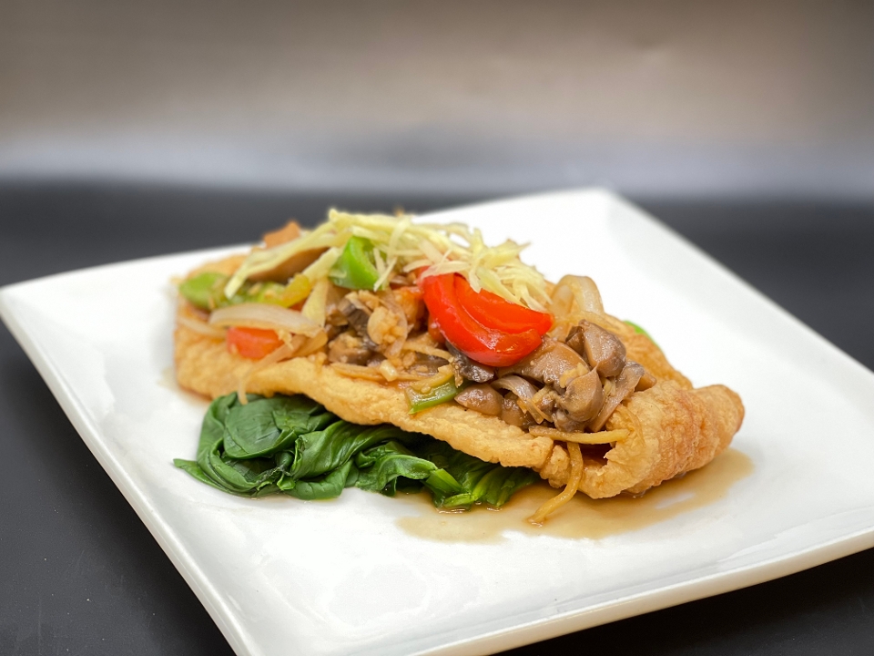 Order GINGER SOLE food online from Thai By Trio store, Los Angeles on bringmethat.com