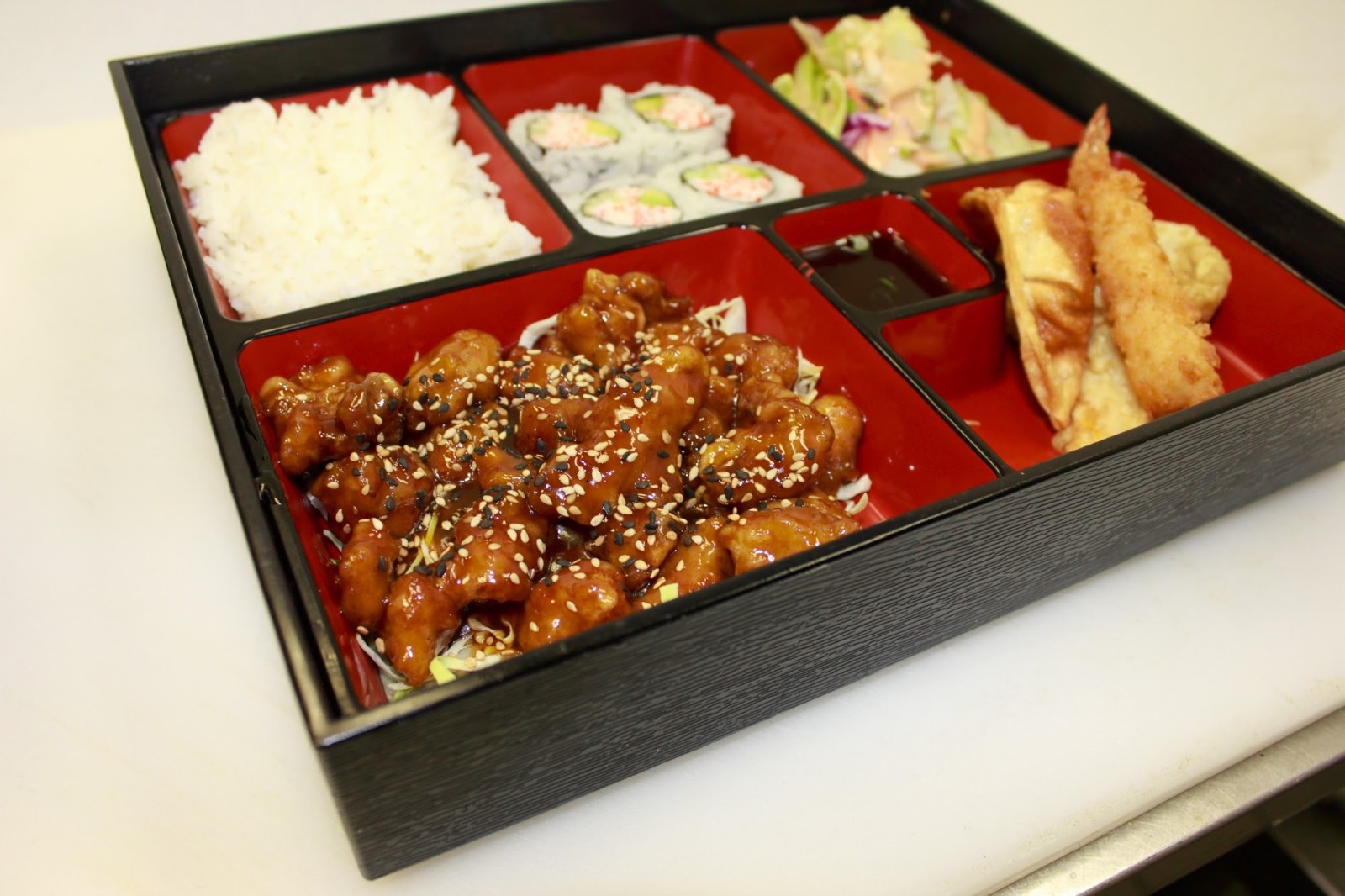 Order Honey Sesame Chicken Bento food online from Doshirock store, Haltom City on bringmethat.com