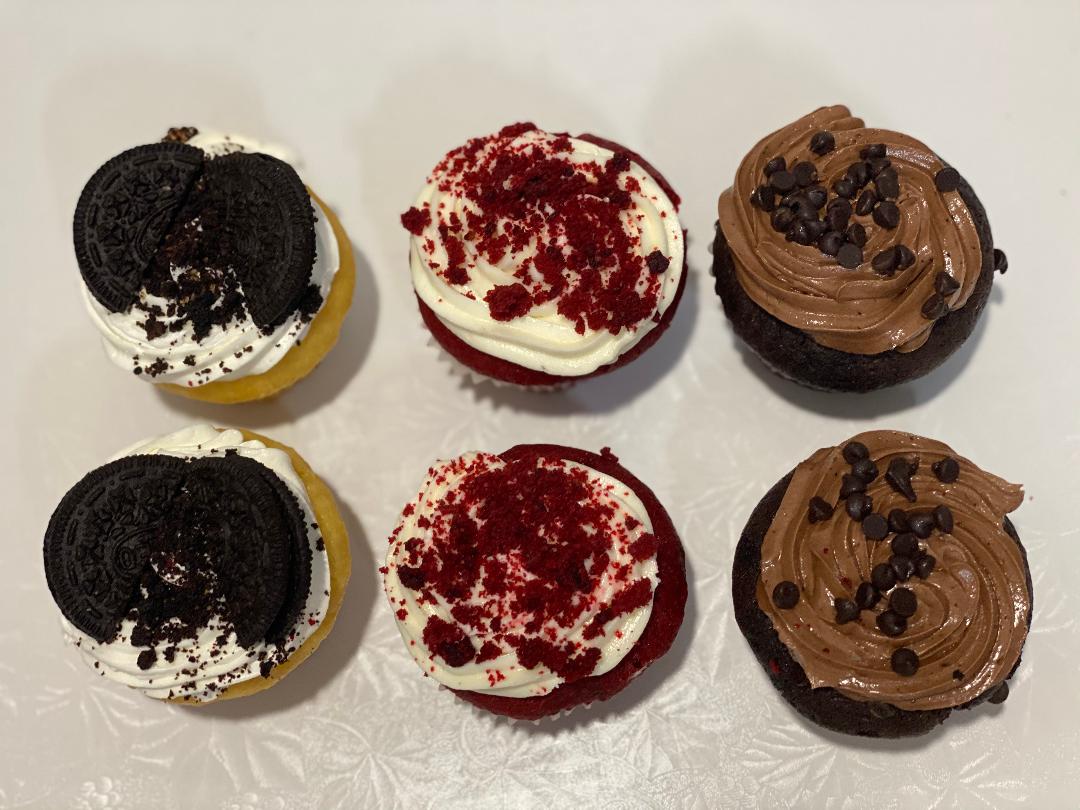 Order 6 Assorted Flavored Variety Pack Cupcakes food online from E & L Bakery store, Bronx on bringmethat.com