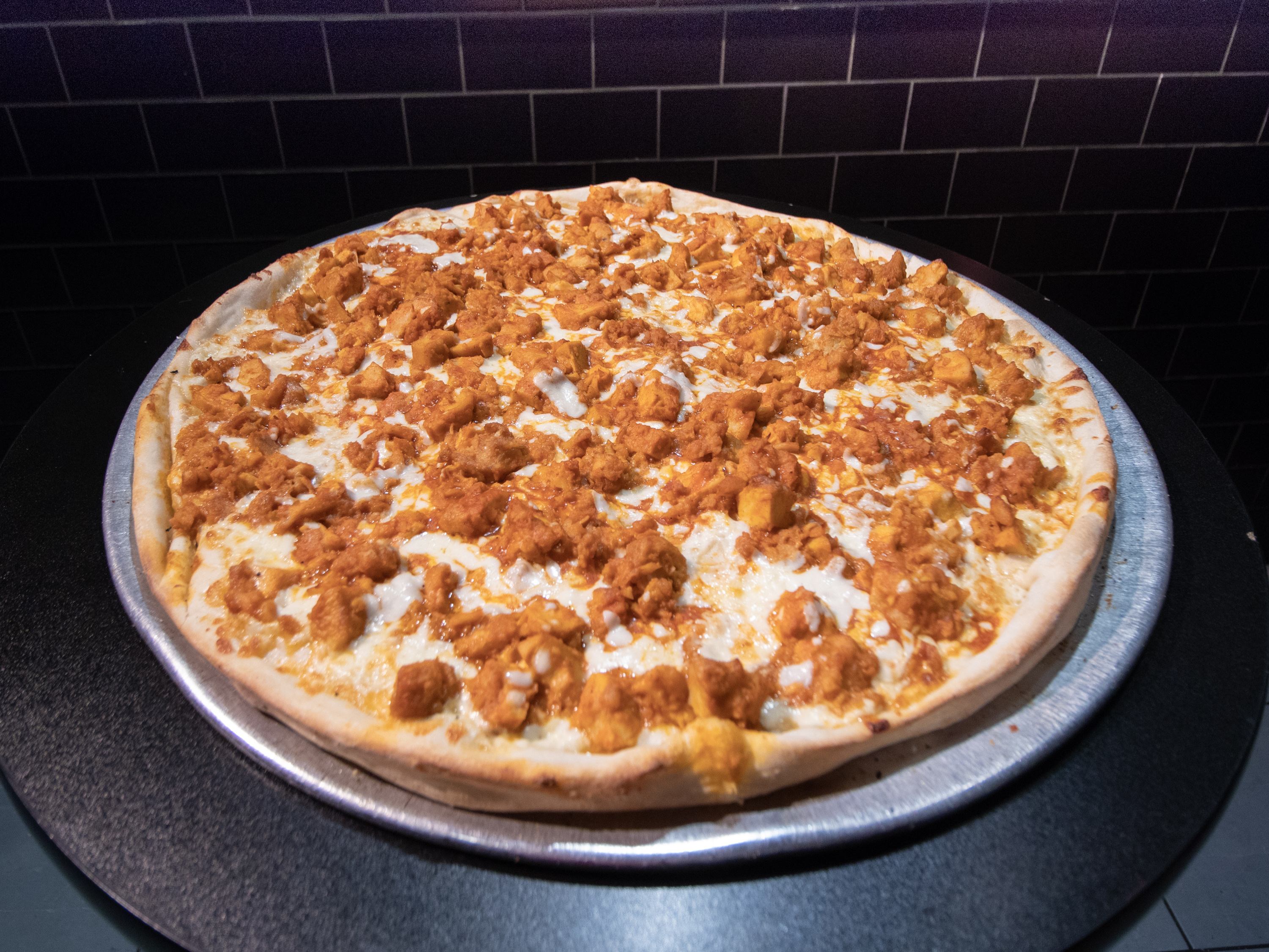 Order Buffalo Chicken Pizza Pie food online from 2 Bros Pizza store, New York on bringmethat.com