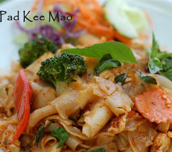 Order 21. Pad Kee-Mao food online from The Old Siam store, Sunnyvale on bringmethat.com
