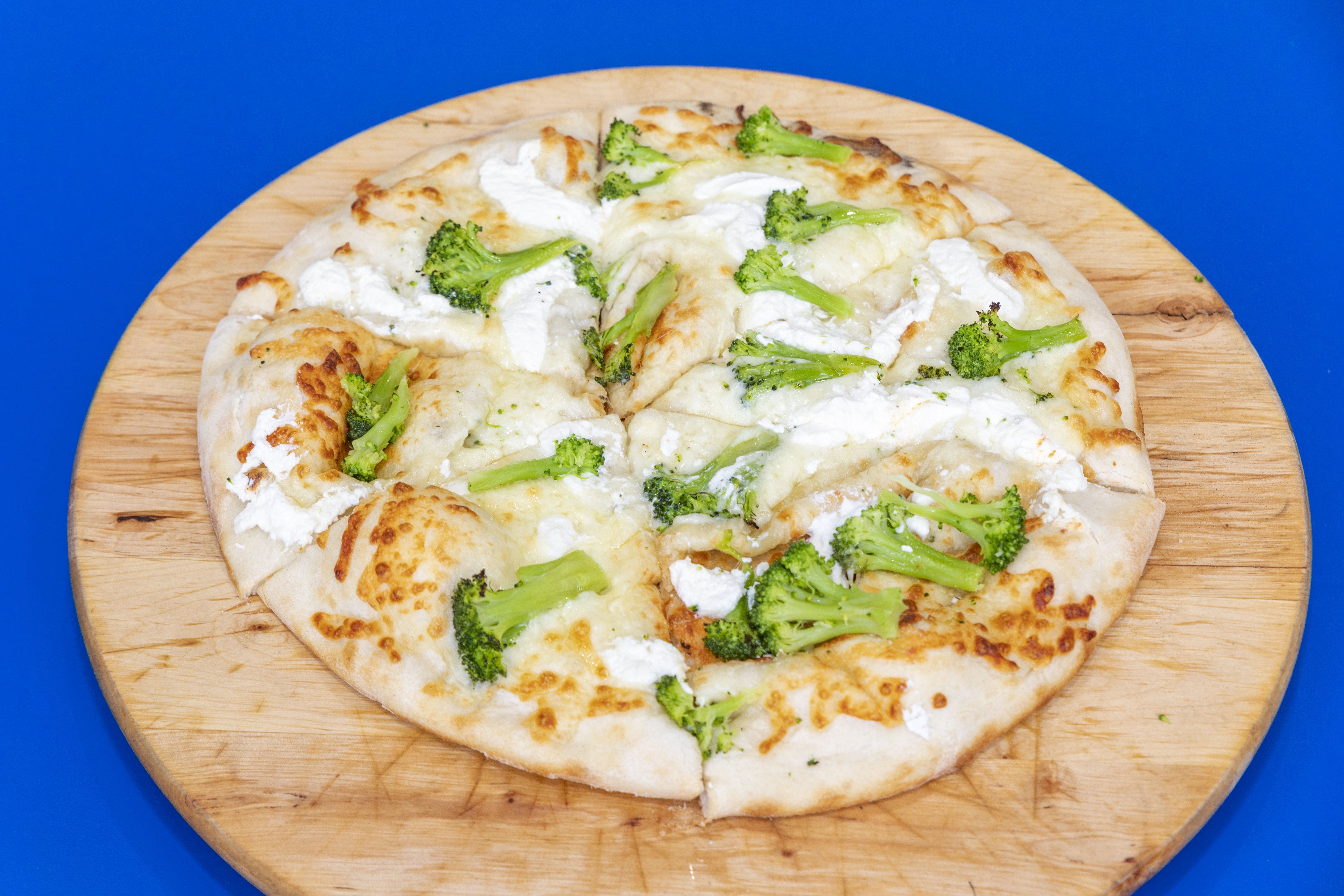Order Italian White Pizza with Broccoli - Small food online from Four Brothers Pizza store, Westport on bringmethat.com