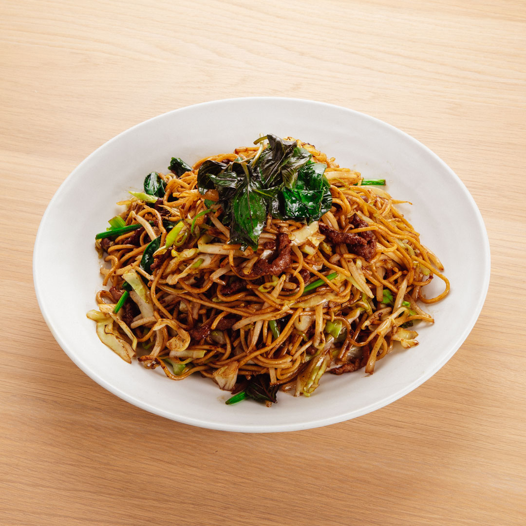 Order 74. Basil Chicken Chow Mein food online from Tasty Noodle House store, Irvine on bringmethat.com