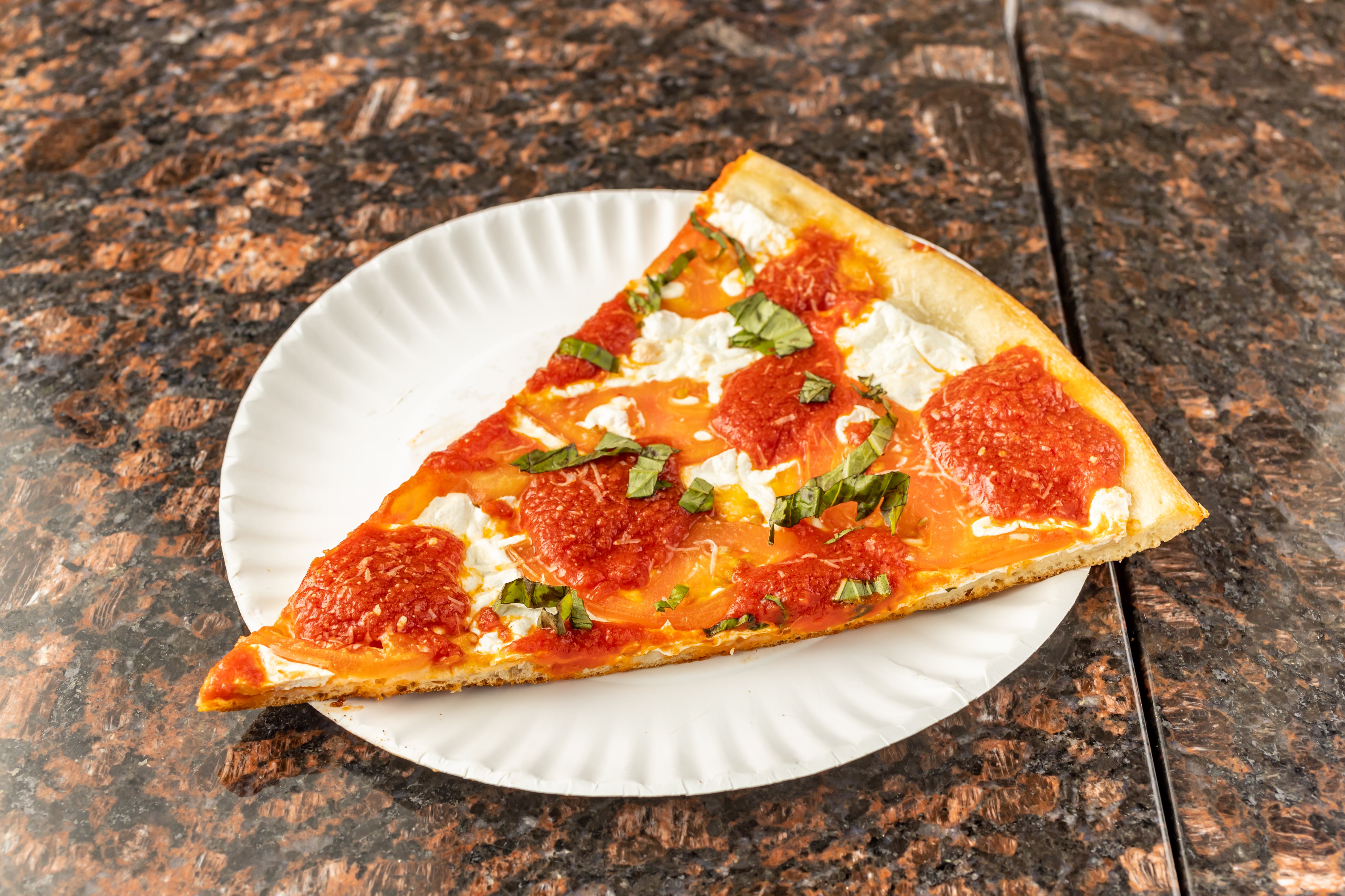 Order Classic Margherita Pizza - 18" (8 Slices) food online from Bravo store, Flushing on bringmethat.com