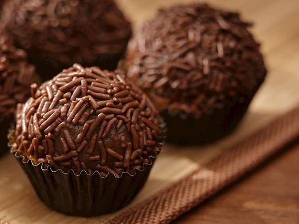 Order Chocolate Ball food online from Rio Market store, Long Island City on bringmethat.com