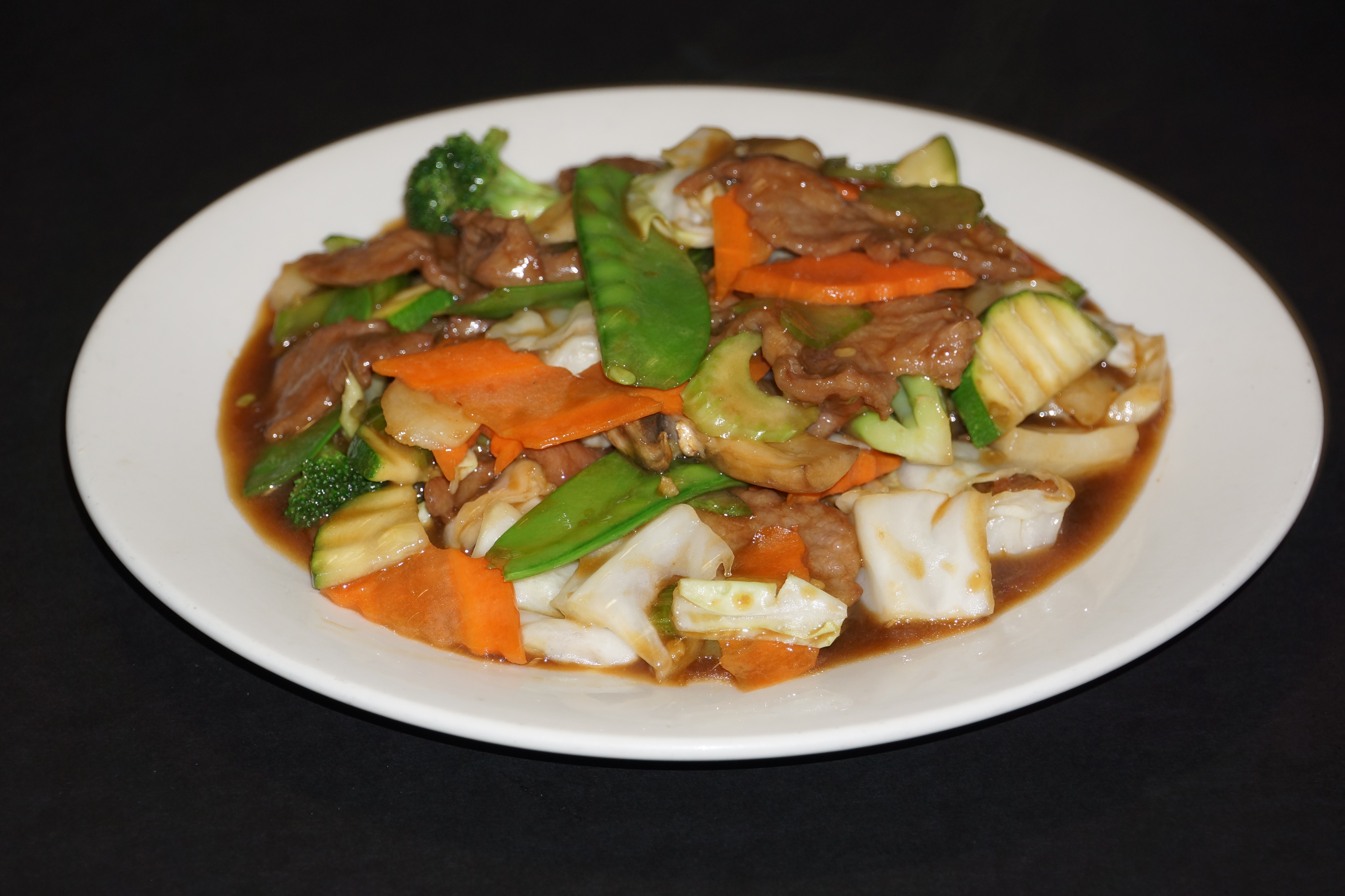 Order 40. Beef with Vegetable food online from Mandarin Chinese Cuisine store, Covina on bringmethat.com