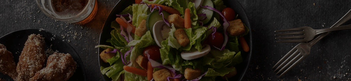 Order Garden Salad. food online from Round Table Pizza store, Redondo Beach on bringmethat.com