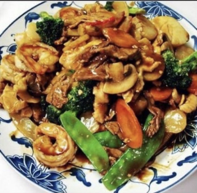 Order S4. Four Season food online from China Wall store, Madison Heights on bringmethat.com