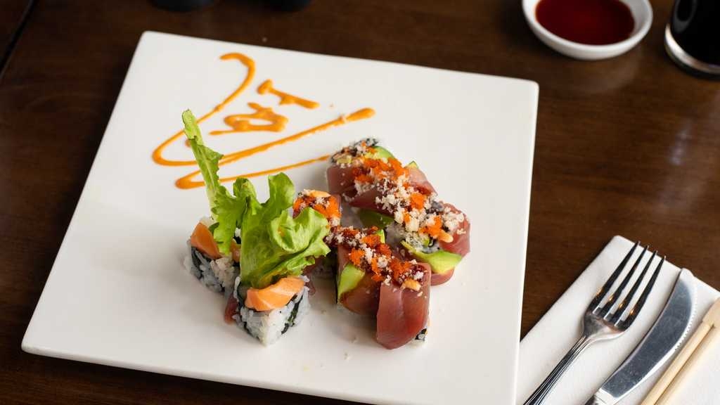 Order Ginza Chef Roll food online from Ginza Japanese Cuisine store, Bloomfield on bringmethat.com