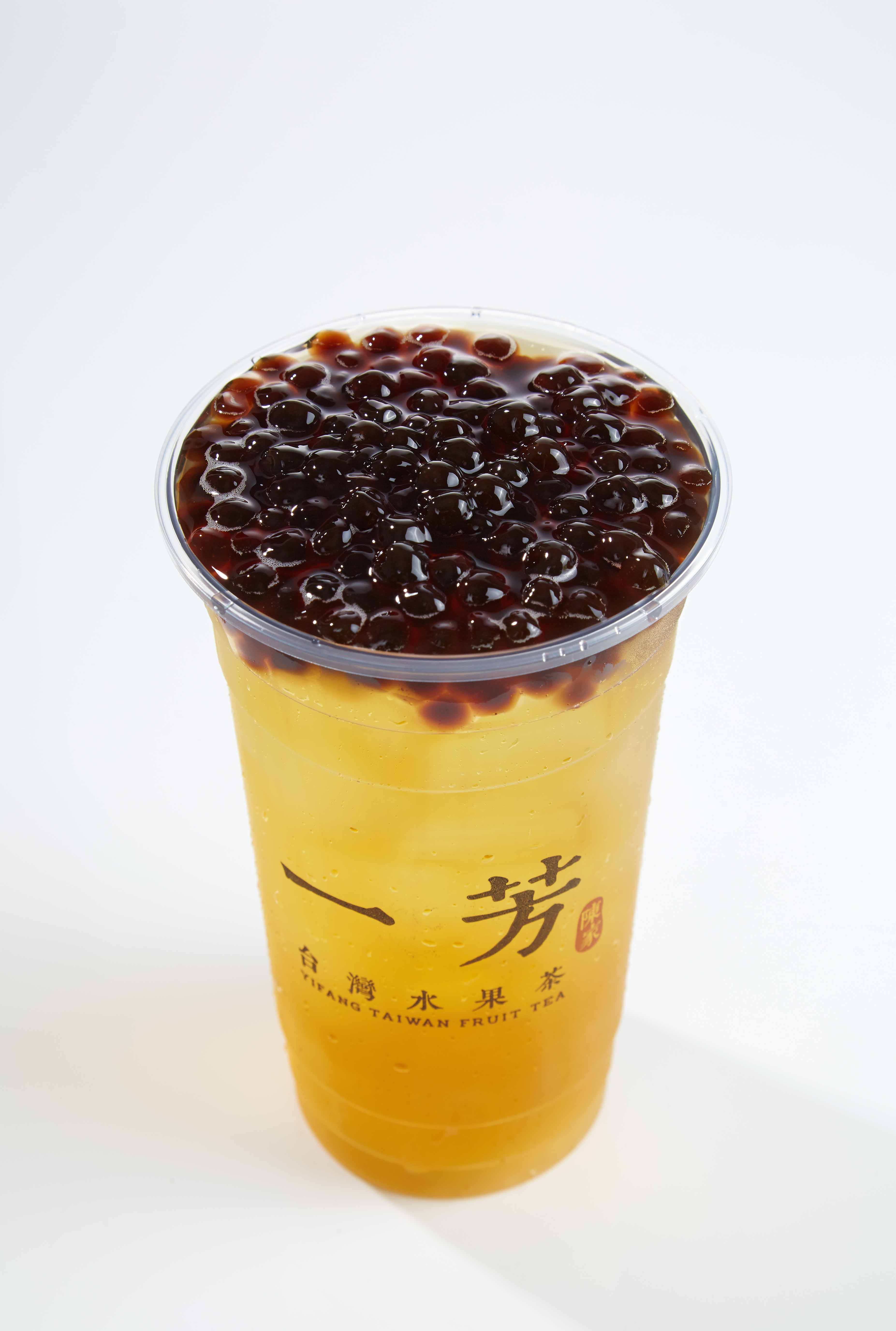 Order Iced Pearl Green Tea food online from Yifang Taiwan Fruit Tea store, Berkeley on bringmethat.com