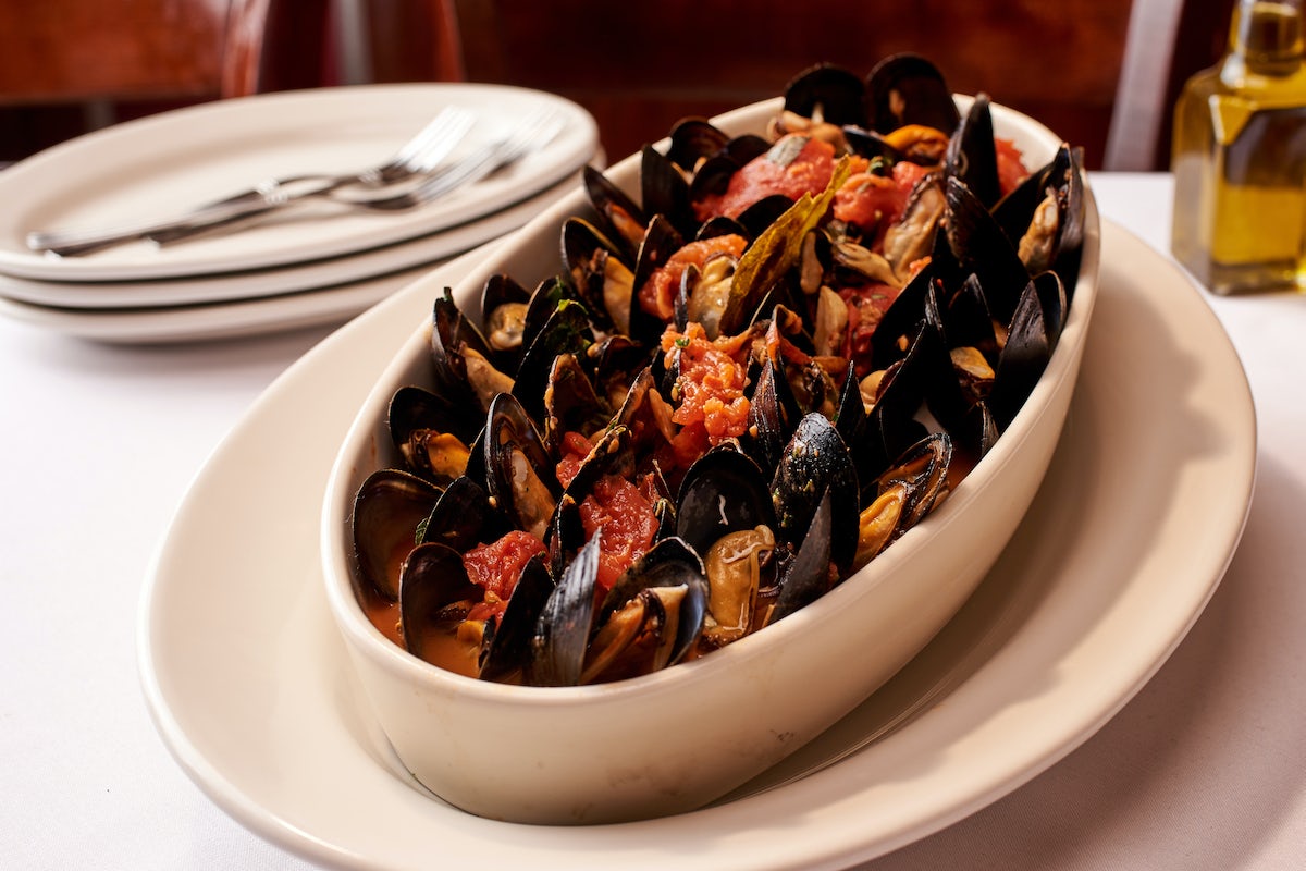 Order Zuppa Di Mussels food online from Carmine's store, Atlantic City on bringmethat.com