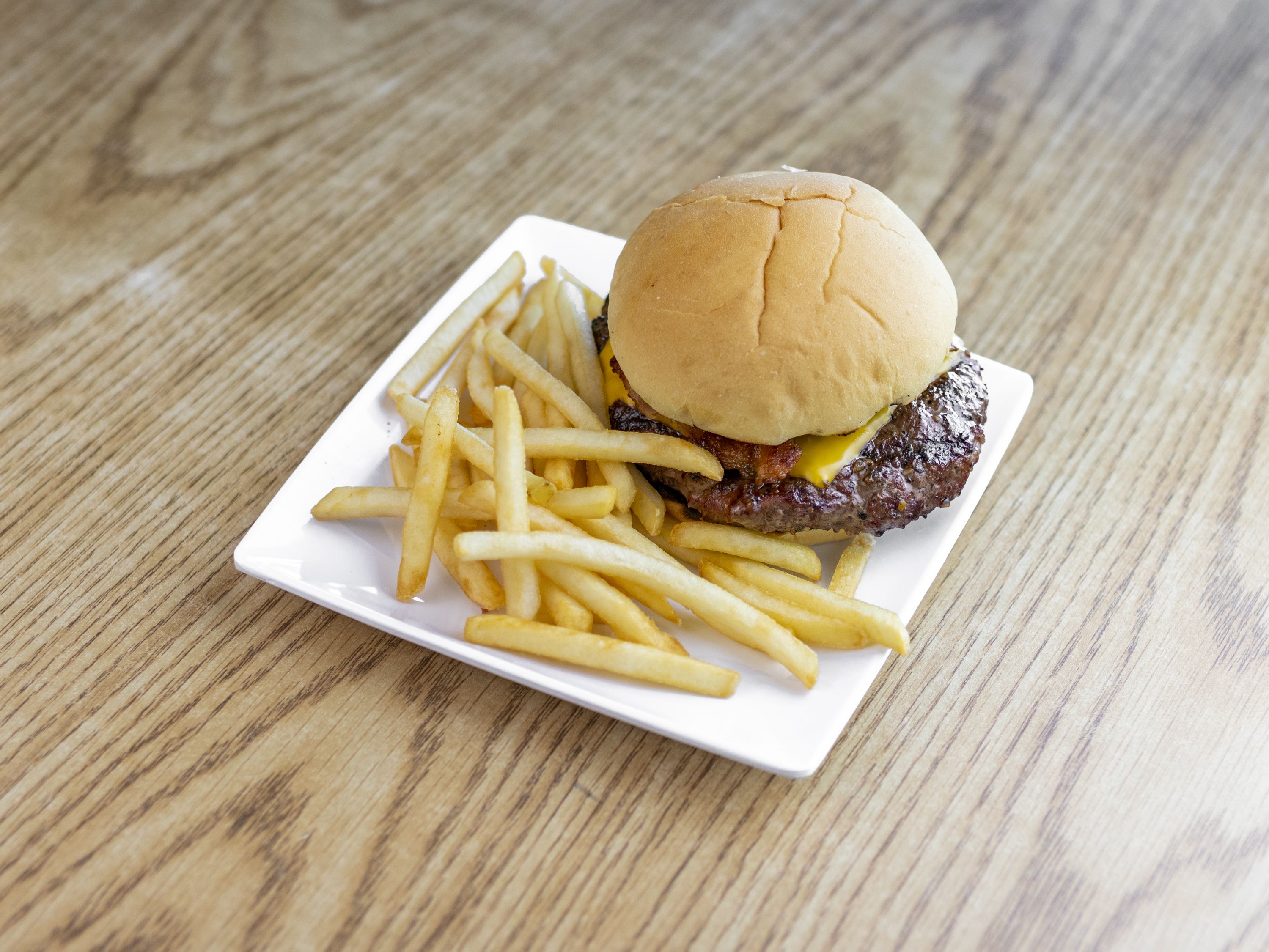 Order Bacon Cheeseburger food online from The Island Bar And Grill store, La Vista on bringmethat.com