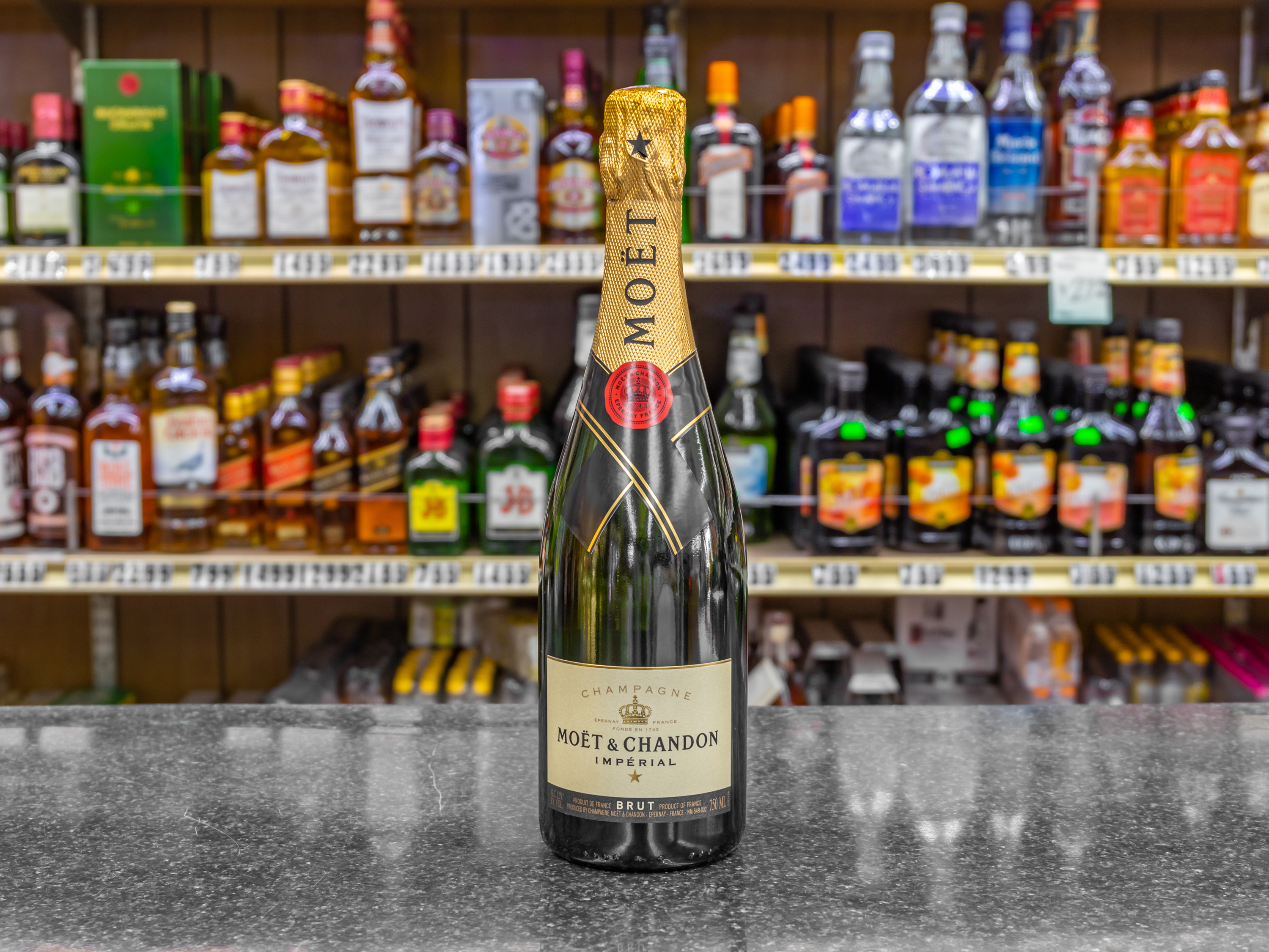 Order Moet & Chandon Imperial Brut, 750 ml. Champagne food online from Crown Empire Liquor store, Costa Mesa on bringmethat.com