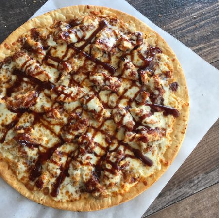 Order 12" Wyatt's BBQ Pizza food online from Gus's Pizza Restaurant store, Groton on bringmethat.com