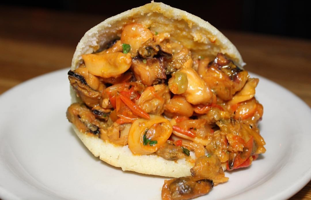 Order Rompe Colchon Arepa food online from Arepas Grill 21-19 Broadway Ave store, Astoria on bringmethat.com