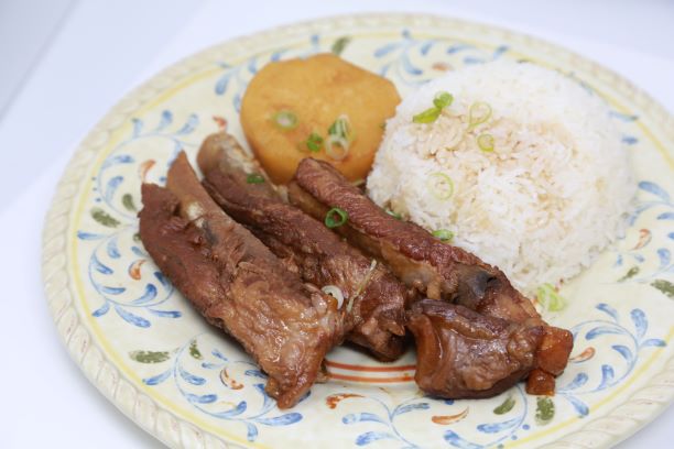 Order F11. Braised Pork Ribs 醬肋排蓋飯 food online from Uncle Chen Primetime store, State College on bringmethat.com