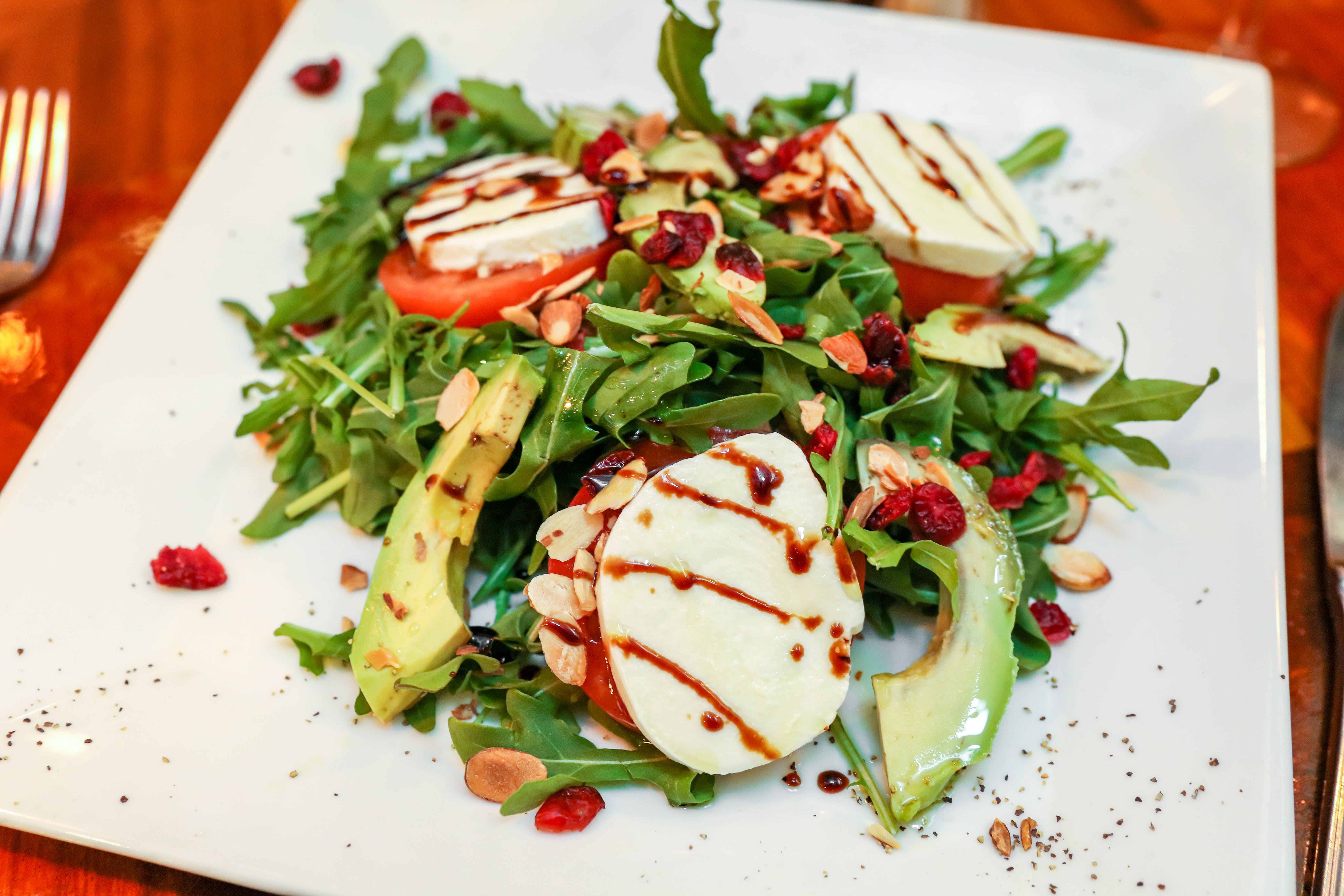 Order Heart Smart The Winner Salad - Large (Serves 1-2 People) food online from Mama Mia Ristorante store, Marmora on bringmethat.com