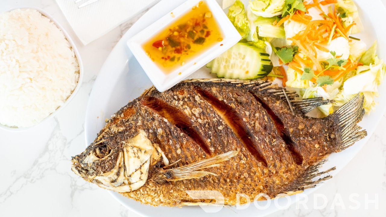 Order Fried Whole Fish food online from Shandra Thai Cuisine store, Palmdale on bringmethat.com